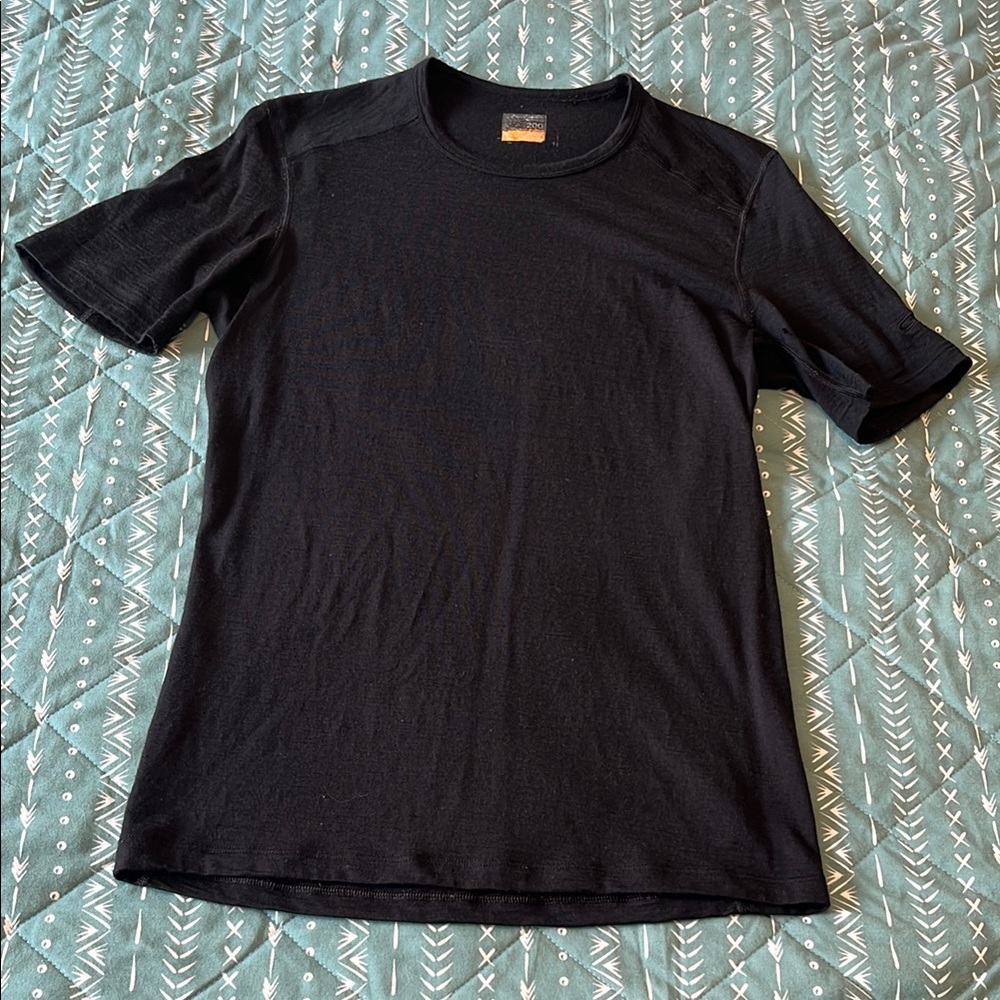 Icebreaker Men’s 200 Wool Black Short Sleeve Tee